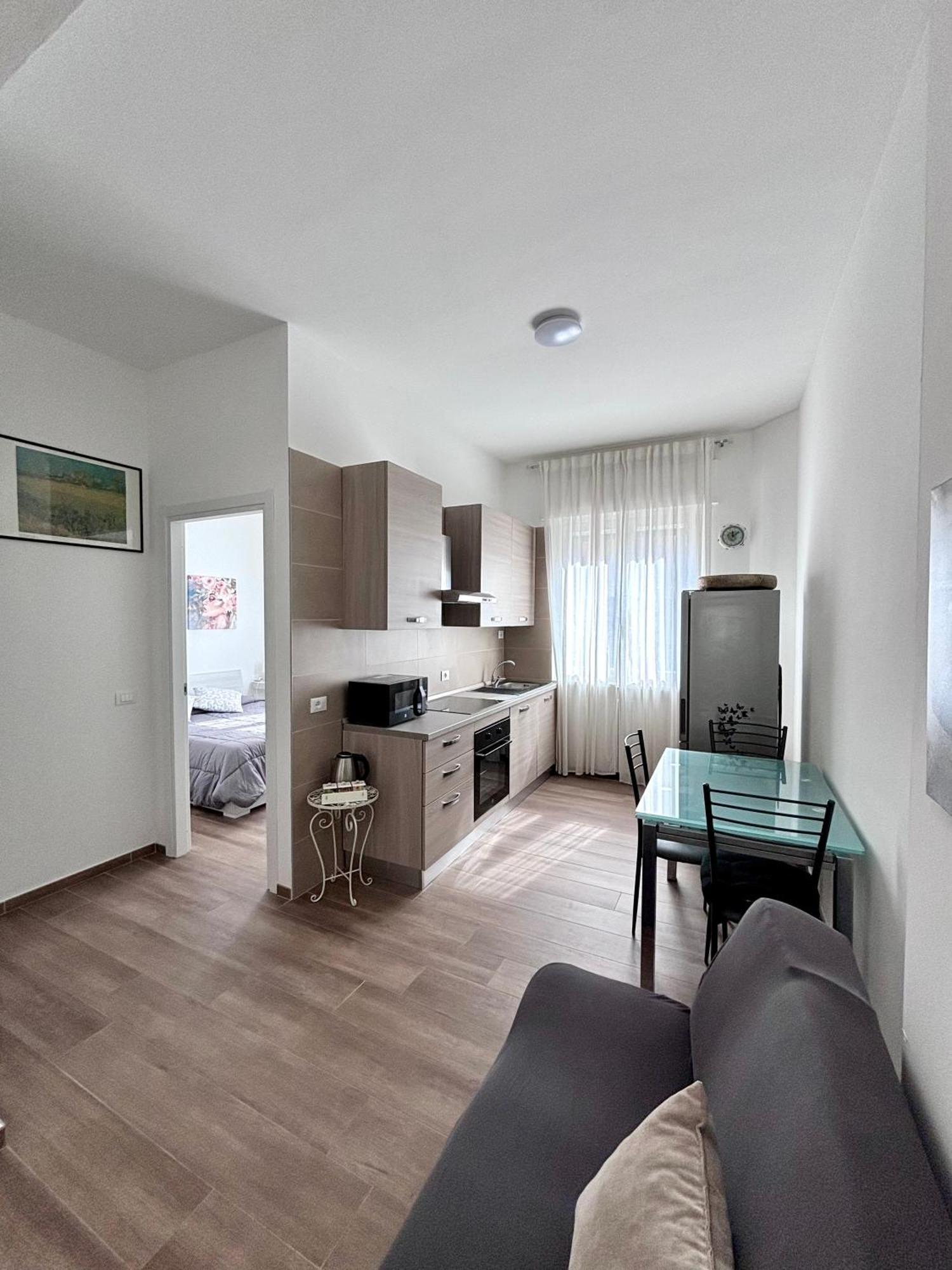 Bilocale In Bande Nere-metro Rossa Duomo Apartamento *